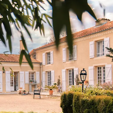 B&B Patio Des Reves - Charme Au Coeur Du Gers 3*