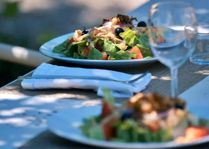 Patio Des Reves - Charme Au Coeur Du Gers 3*