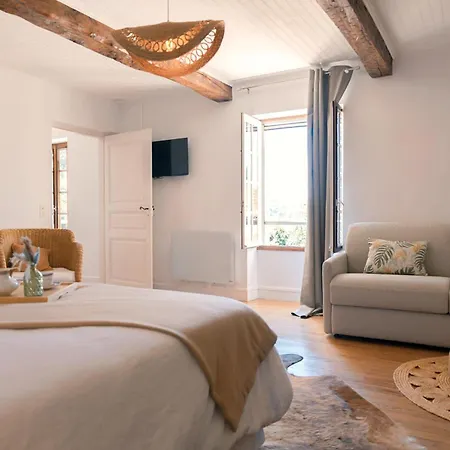 Patio Des Reves - Charme Au Coeur Du Gers Bed and Breakfast